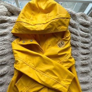Zara kids: Rain coat: barely used